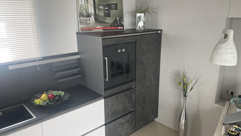 EXKLUSIVE EINBAUKÜCHE Küchenstudio Lorenz